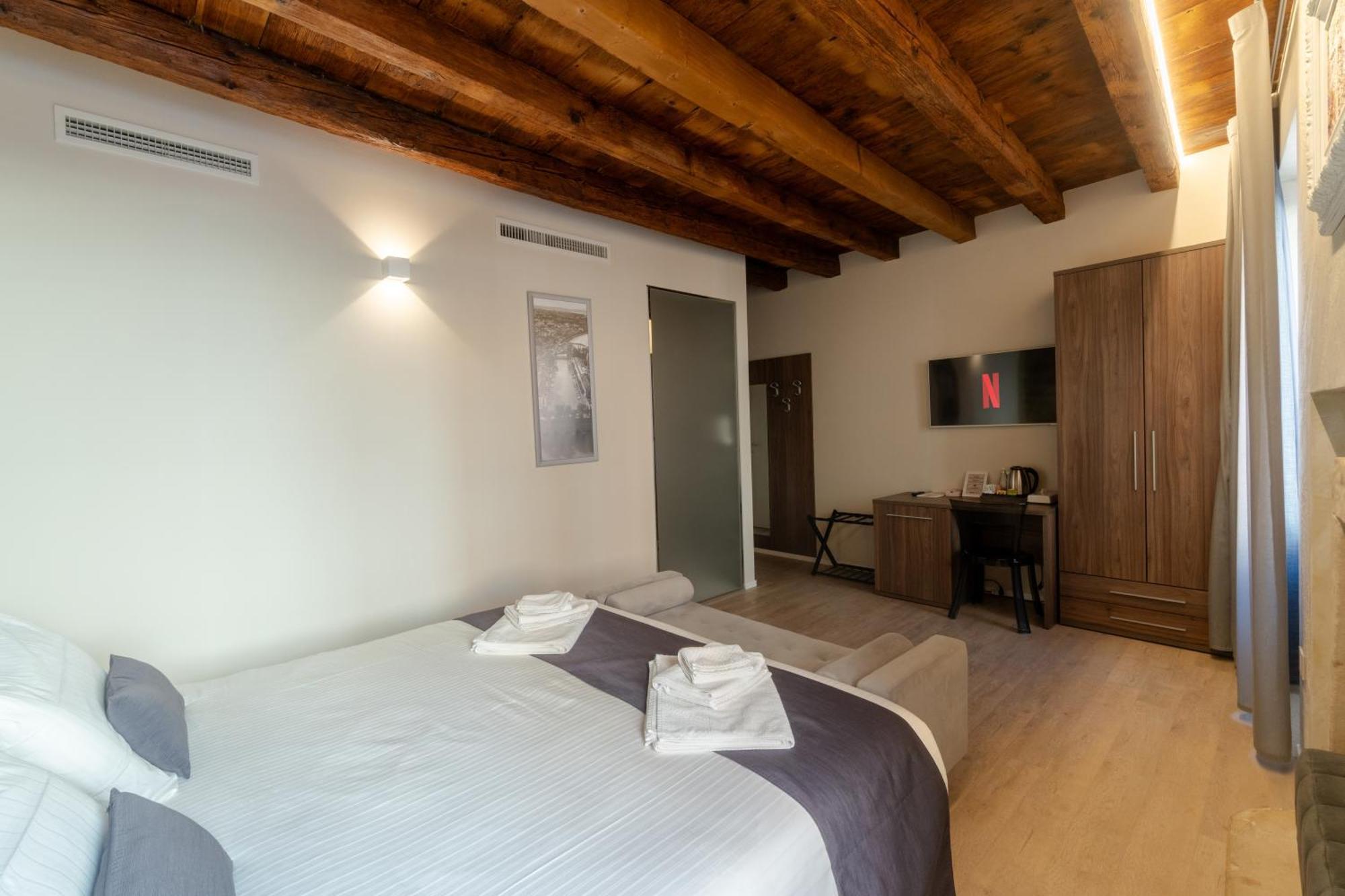 La Casa In Paese Ξενοδοχείο Πεσκιέρα ντελ Γκάρντα Εξωτερικό φωτογραφία